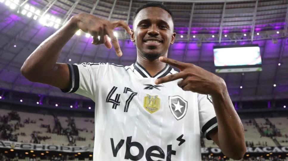 开云体育-记者:热菲尼奥在辽宁铁人的年薪为160万美元,外加绩效奖金